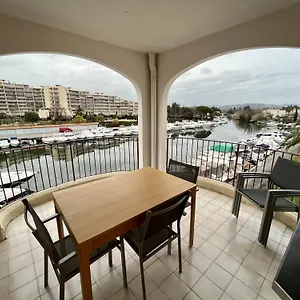 https://studio-moderne-port-de-mandelieu-proche-mer.fr-provencehotel.com